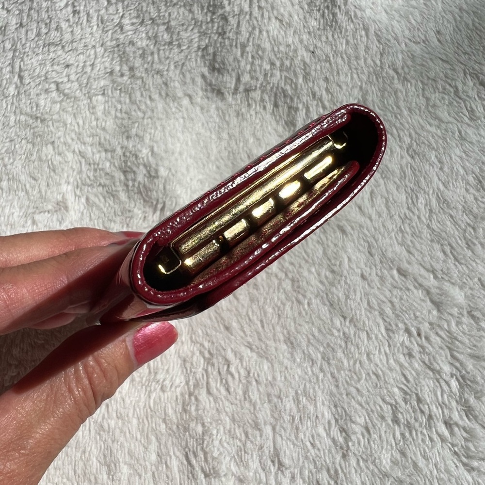 Louis Vuitton Key Case 4 Ring PommeD'Amour Red Vernis - Picture 7 of 14